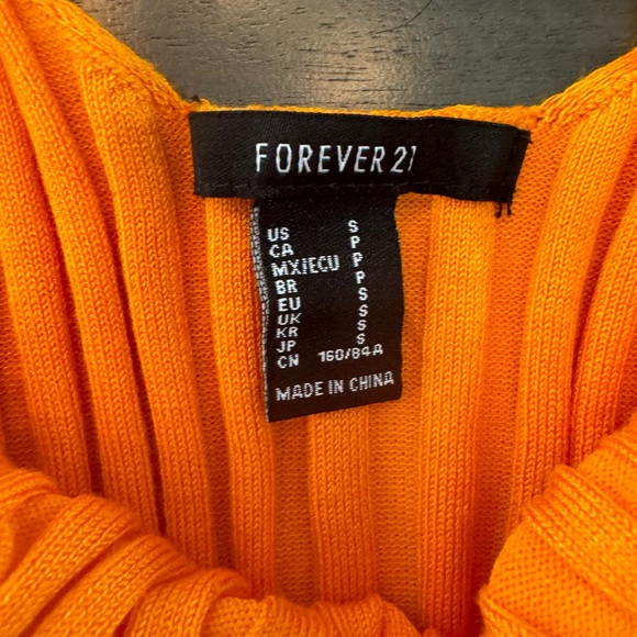 Bundle of Forever 21 crop tops - Picture 7 of 8